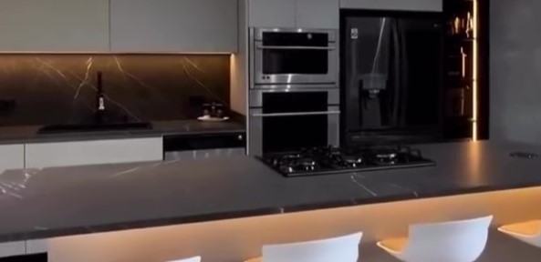 Dreaming for a luxury kitchen like this?